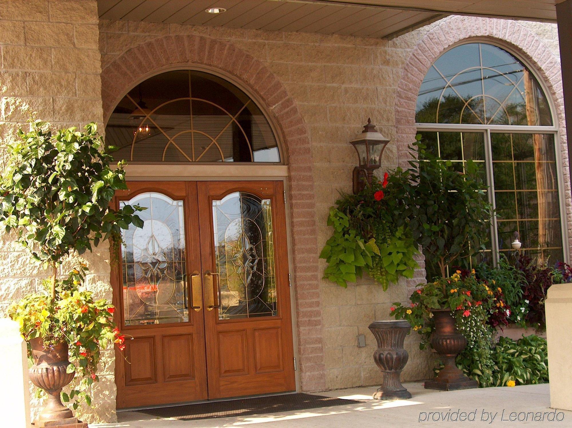 Stone Gate Inn Orillia Exterior foto